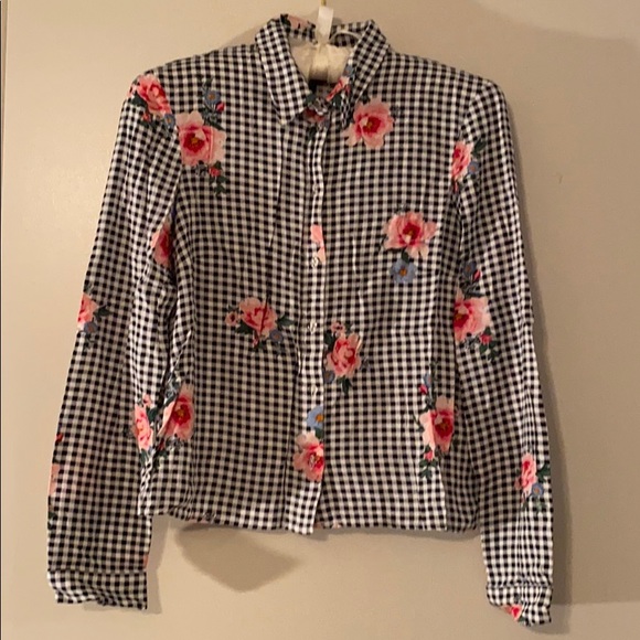 Women’s H&M Cropped Button Down Shirt - Picture 3 of 5